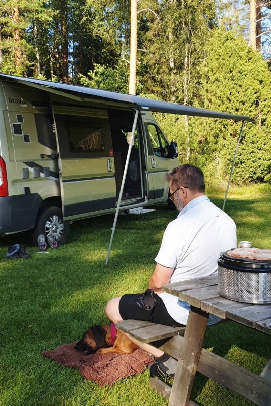 Snapchat-2108410287 (533x800)